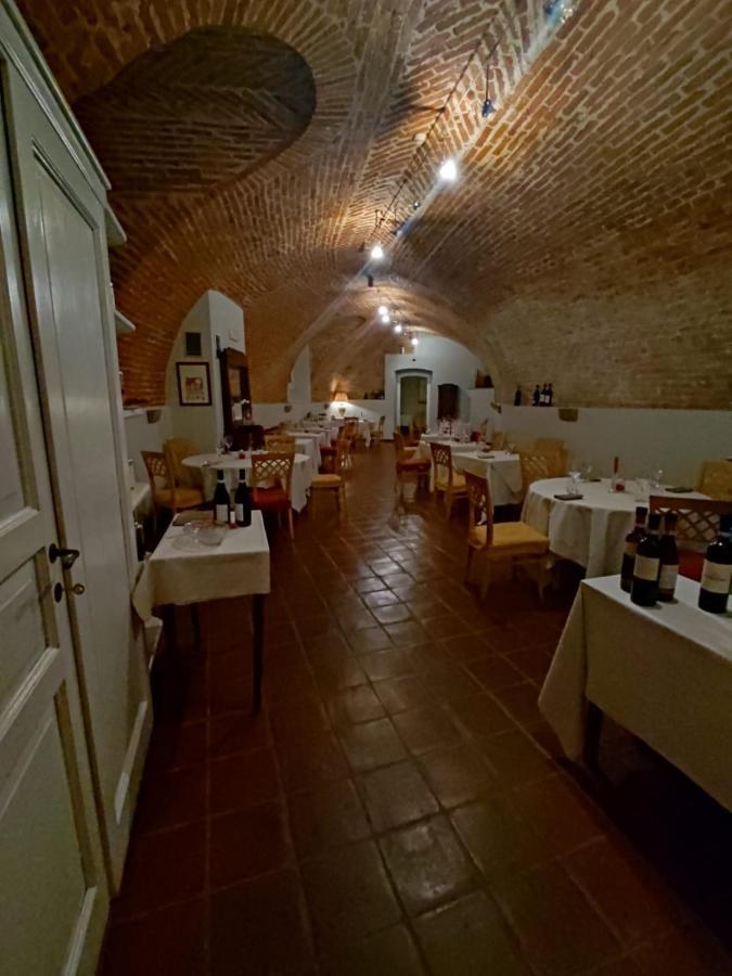 Foresteria Ristorante Conti Roero Monticello d'Alba Zewnętrze zdjęcie